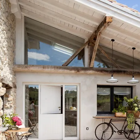 Vakantiehuis Wishome-Antigua Cuadra Rehabilitada Con Chimenea, Piscina Climatizada Y Jardin Privado