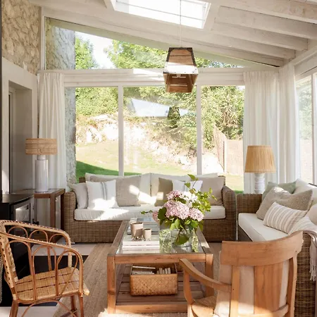 Wishome - Cuadra Rehabilitada, Piscina Climatizada, Comillas Holiday home Lamadrid
