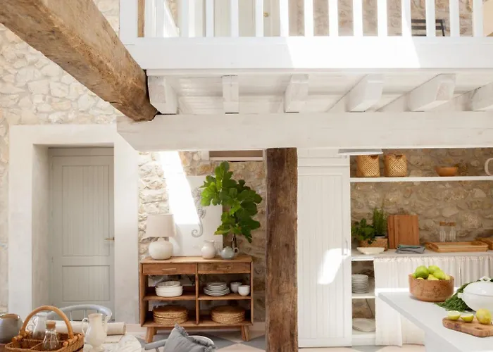 Hébergement de vacances Wishome-Casa Independiente Con Gran Jardin Y Piscina Climatizada *