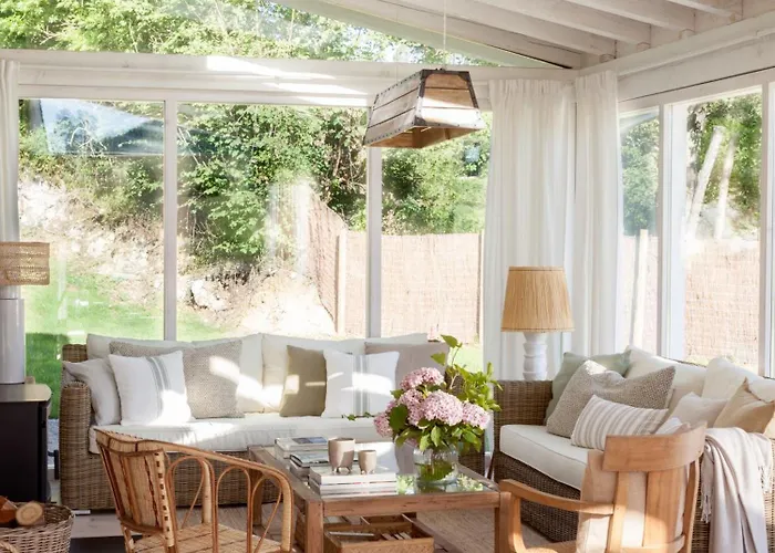 Hébergement de vacances Wishome-Casa Independiente Con Gran Jardin Y Piscina Climatizada *