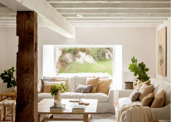 Hébergement de vacances Wishome-Casa Independiente Con Gran Jardin Y Piscina Climatizada