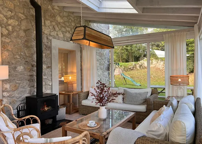 Wishome-Casa Independiente Con Gran Jardin Y Piscina Climatizada Hébergement de vacances